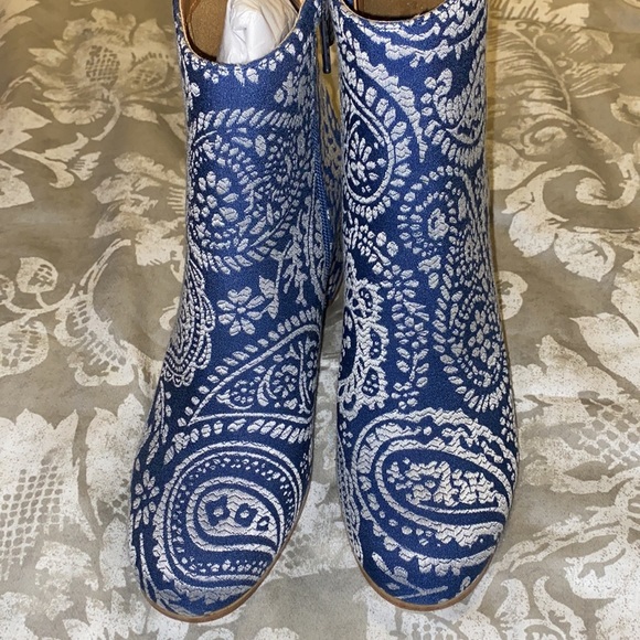Indigo rd. Fabric Paisley Ankle Booties - Picture 4 of 4